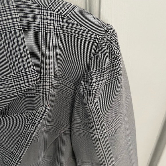 Single button, grey pinstriped, suit jacket - Picture 3 of 4